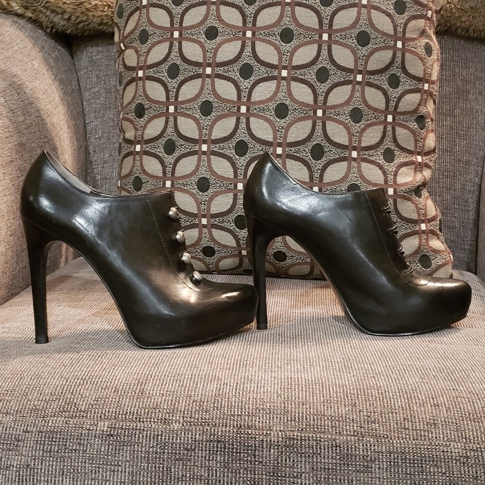 Carlos Black High Heel Platforms - Size 7 1/2